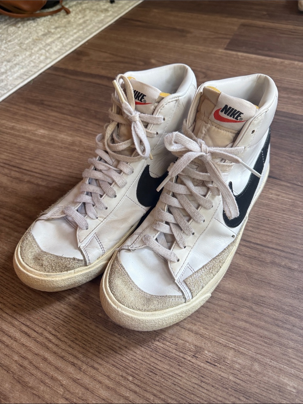 Nike Blazer Mid ’77 Vintage White/Black Sneakers – Men’s Size 8
